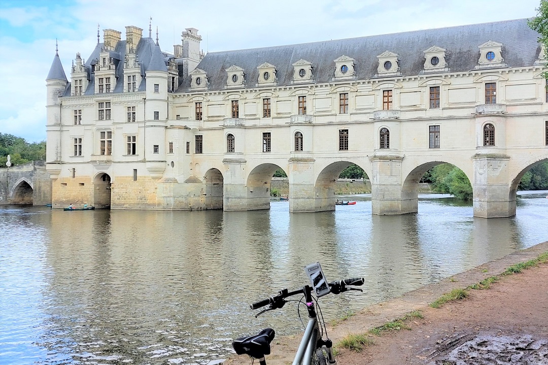 OR702-chateau-chenonceau-velo