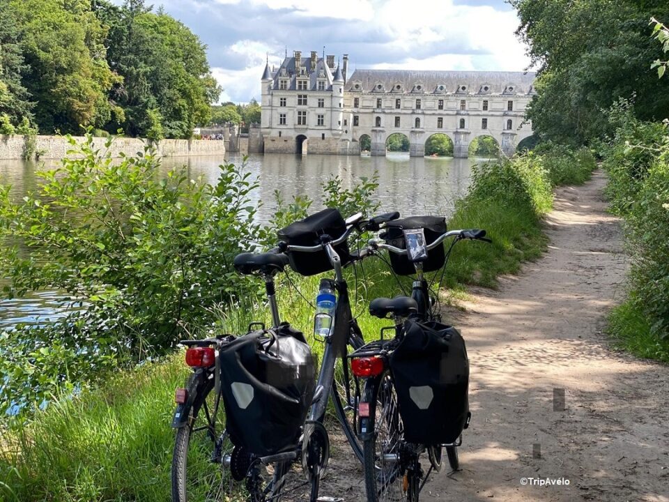 Chenonceau Castle by bike