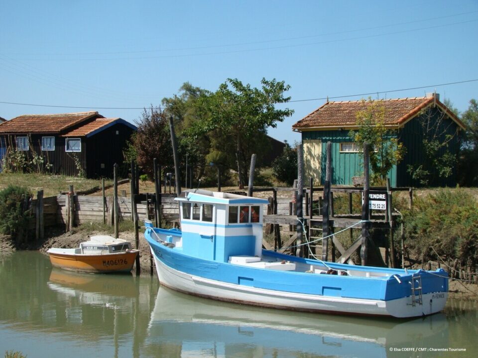 Oyster hut at the port of Cayenne in Marennes, photo credit Elsa COEFFE / CMT; Charentes Tourisme