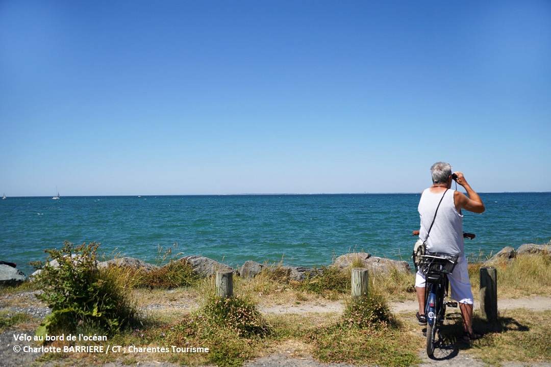 Cycling along the oceanfront in Charente